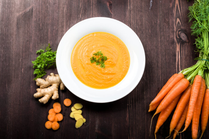 Fresh,Carrot,Ginger,Soup,With,Ingredients,On,Background